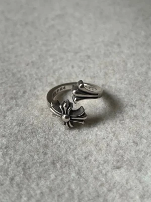 Rockstar Twisted Silver Ring - Storlek US 7 ( 17.1mm). Unisex