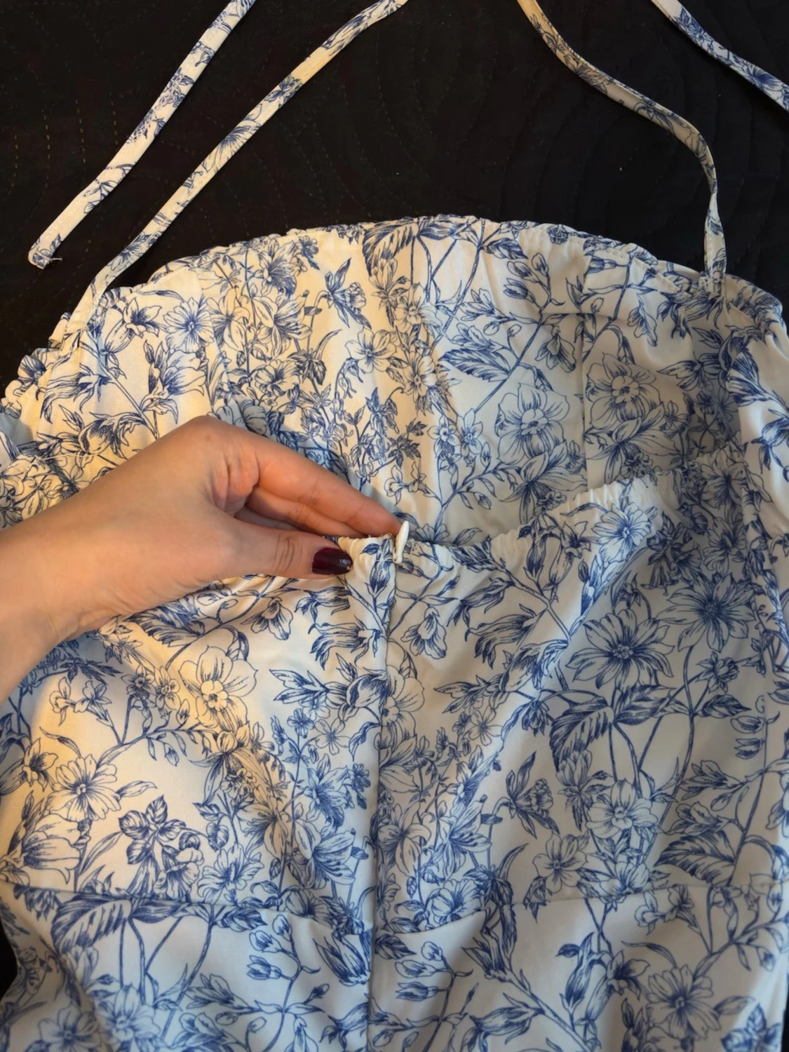 Blåvit blommig kortklänning med knyt - 4