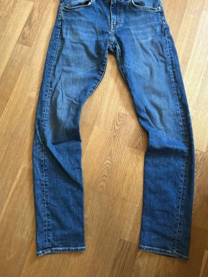 J.Lindeberg Jeans - Schyssta J.Lindeberg jeans | Storlek 32/32 - Skicket på byxorna är väldigt bra utan defekter - Nypris: 1,600kr - vårt pris: 549