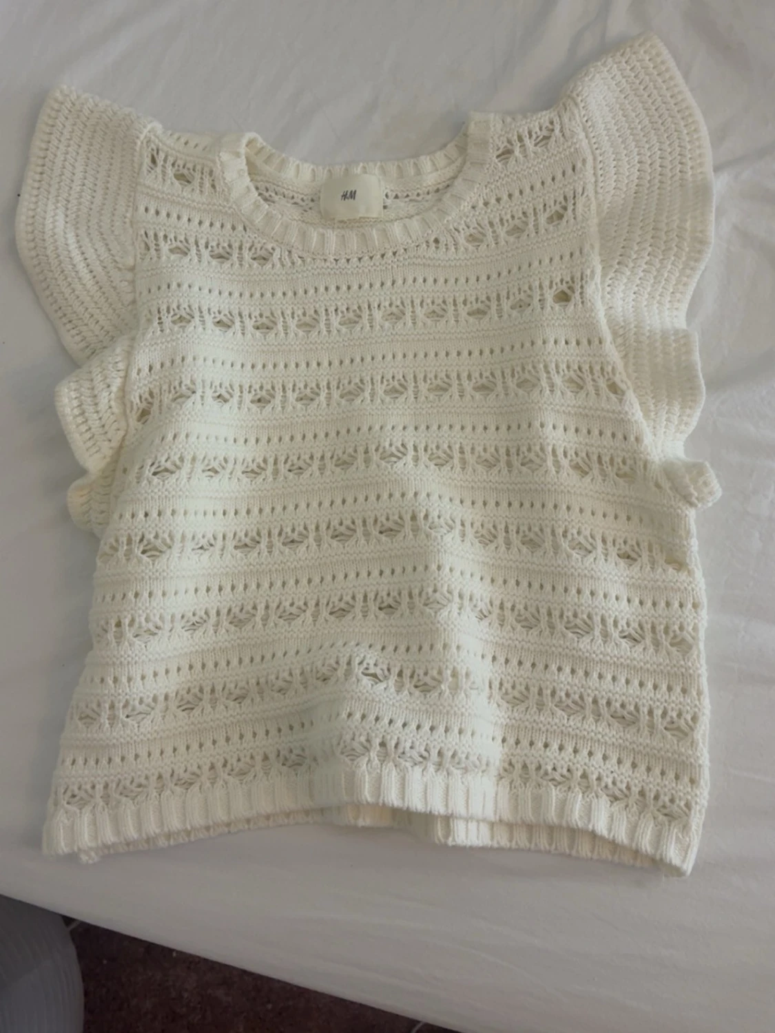 Vit virkad topp med volangärm - 2