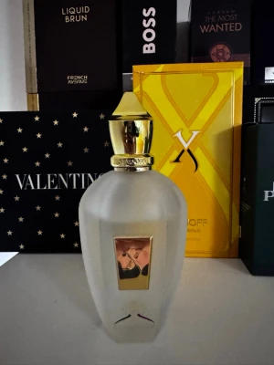 xerjoff renaissance - Säljer min xerjoff renaissance på grund av att jag har slutat använda den. Det finns bara ett litet problem och det är att atomizer är lite trasig, atomizer funkar men man måste vrida på den till andra sidan bara. Pris kan diskuteras.