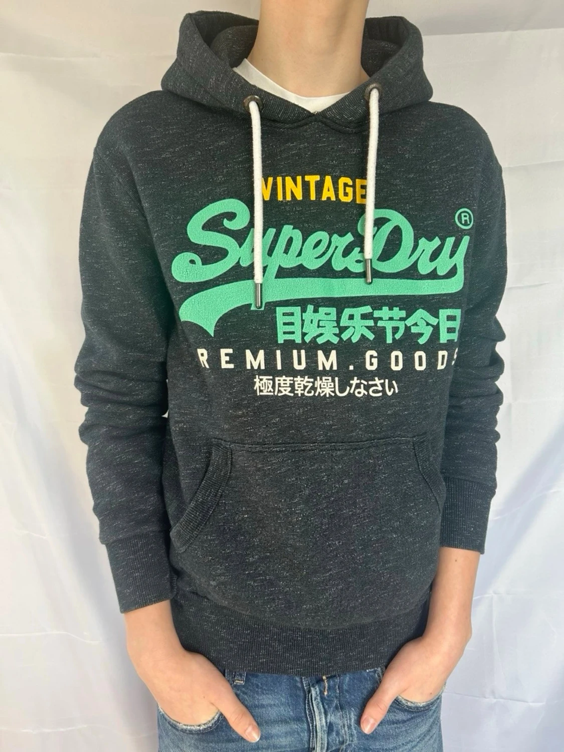 Mörkgrå Superdry hoodie - 1