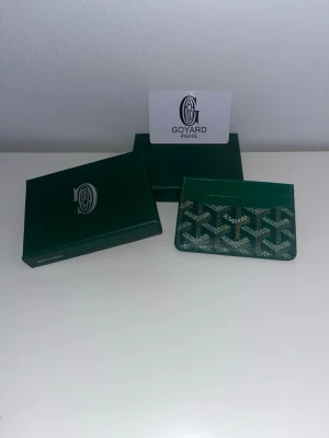 Goyard plånbok  - Helt ny glömt att jag haft så var bara legat i en låda ett tag skriv om ni funderar på något eller har frågor