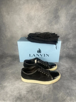 Lanvin DBB1 - Skick: 7,5/10. | Ingår: Skor, Box, Dustbags och ett extrasnöre.