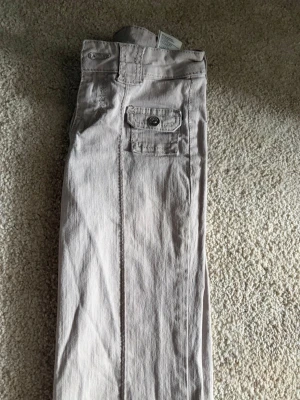 lågmidjade jeans - supersnygga jeans från hm divided. Knappt använda unga defekter eller likande 