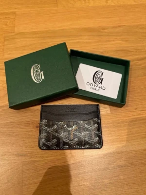 Svart kort hållare  - Helt ny 