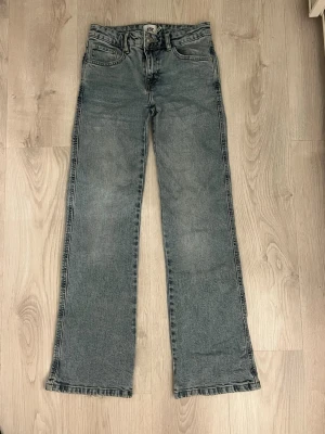Jeans - Säljer ett par  jeans från lager 157!