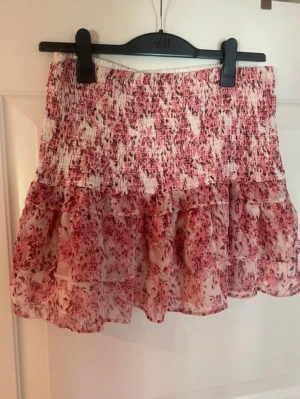 Kort kjol från Gina tricot - Kort kjol från Gina tricot
