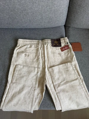 Linnebyxor Loro piana - Beiga Loro piana linnebyxor storlek 32 herr.