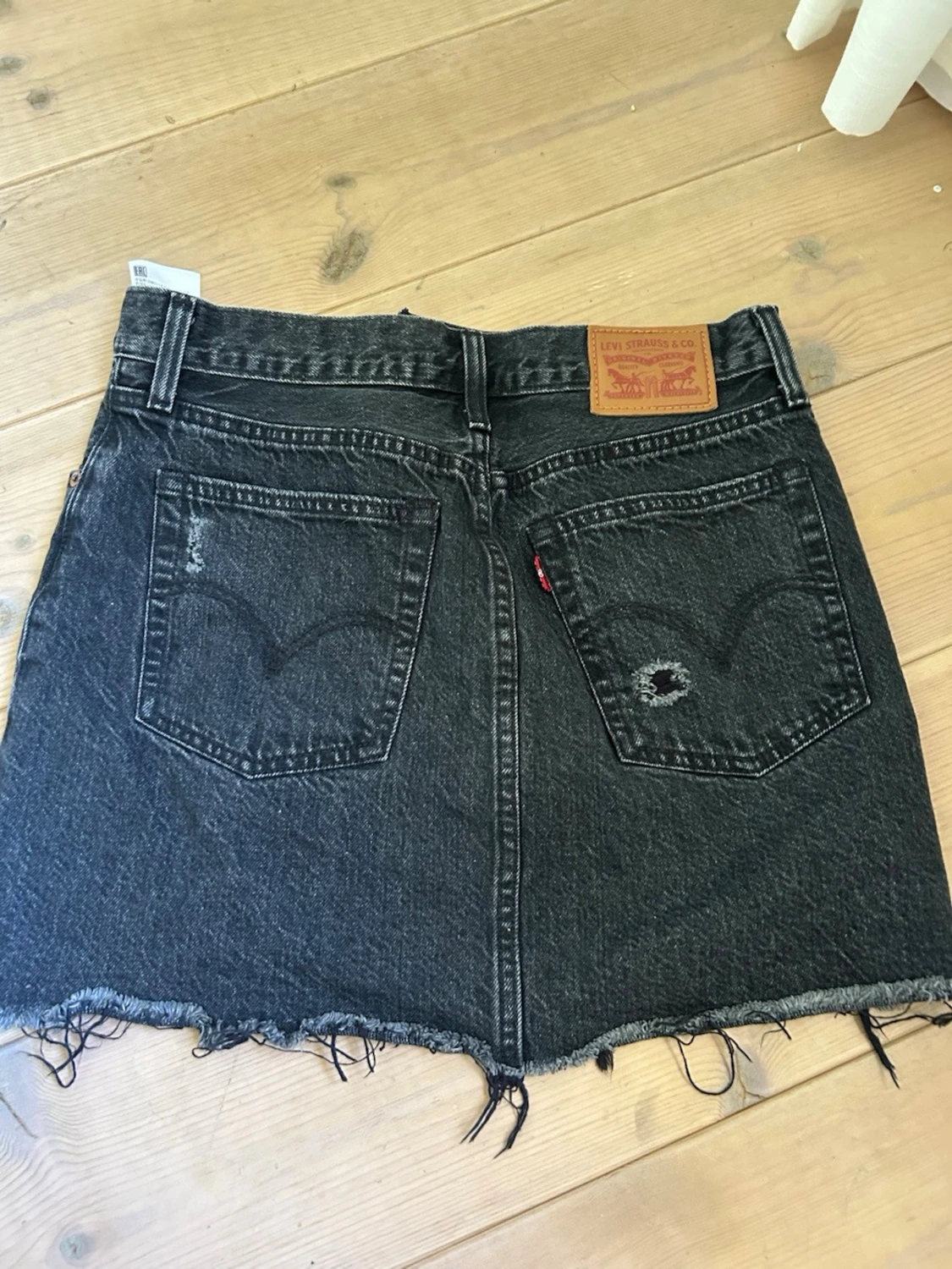 Svart Levis jeanskjol - 1