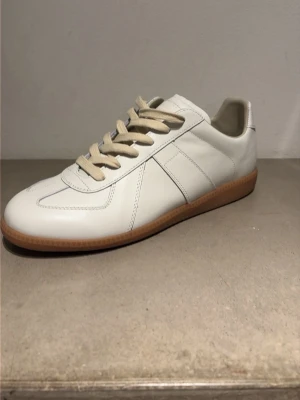 Maison margiela gats - Ett par schyssta gats från Maison margiela. Allt og följer med vid köp, vid funderingar är det bara att fråga