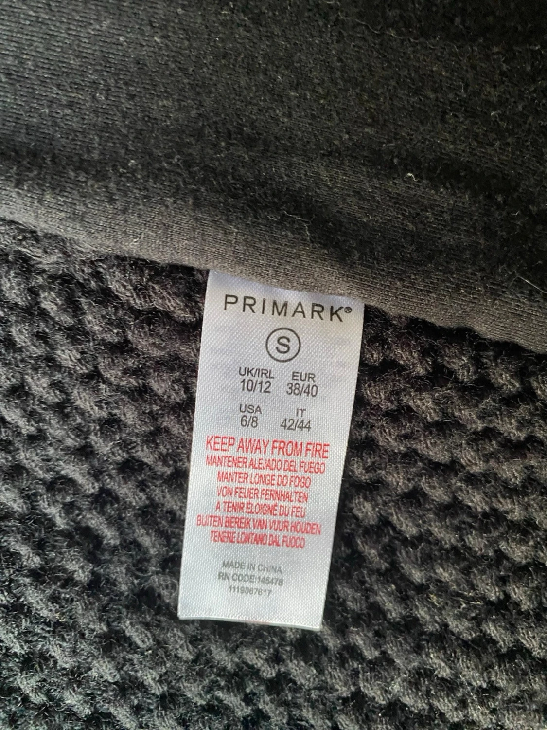 Svart pälsväst med stickad rygg från primark - 3