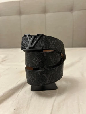 Belt - Bälte 110kr lite sönder men helt okej kondition