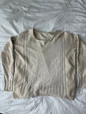 Odd Molly tröja - Beige stickad odd Molly tröja som är öppen i ryggen, storlek 0=xs 🤍