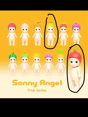 Sonny Angel Fruit Series figur (äkta)  - Samlarfigur från Sonny Angel Fruit Series. Säljer ett pack med päronet och äpplet. Perfekt för dig som gillar unika samlarprylar och färgglada detaljer.
