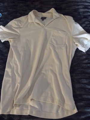 Två pikétröjor  - Två froté piké  till sommaren. 149kr för båda