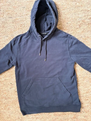 J.Lindeberg hoodie  - Säljer denna snygga J.Lindeberg hoodien👌, storlek=M, Skick:9/10🌟,Hör gärna av er vid frågor eller funderingar👍