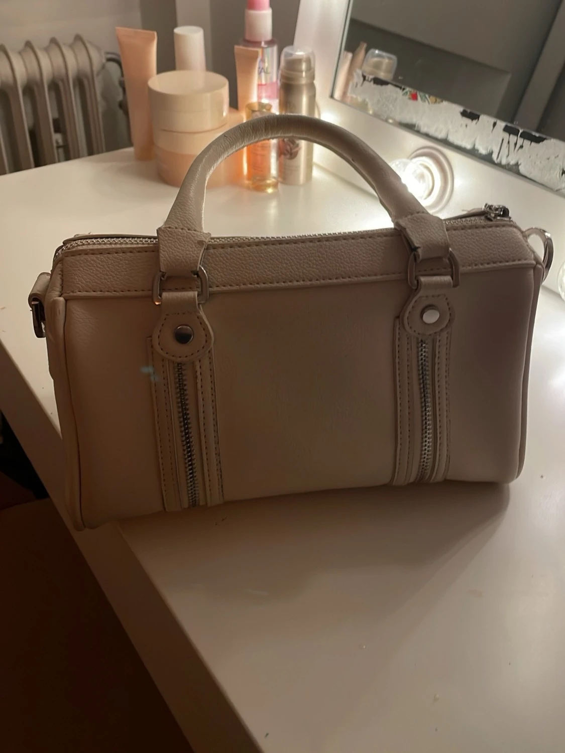 Vit handväska från Misako