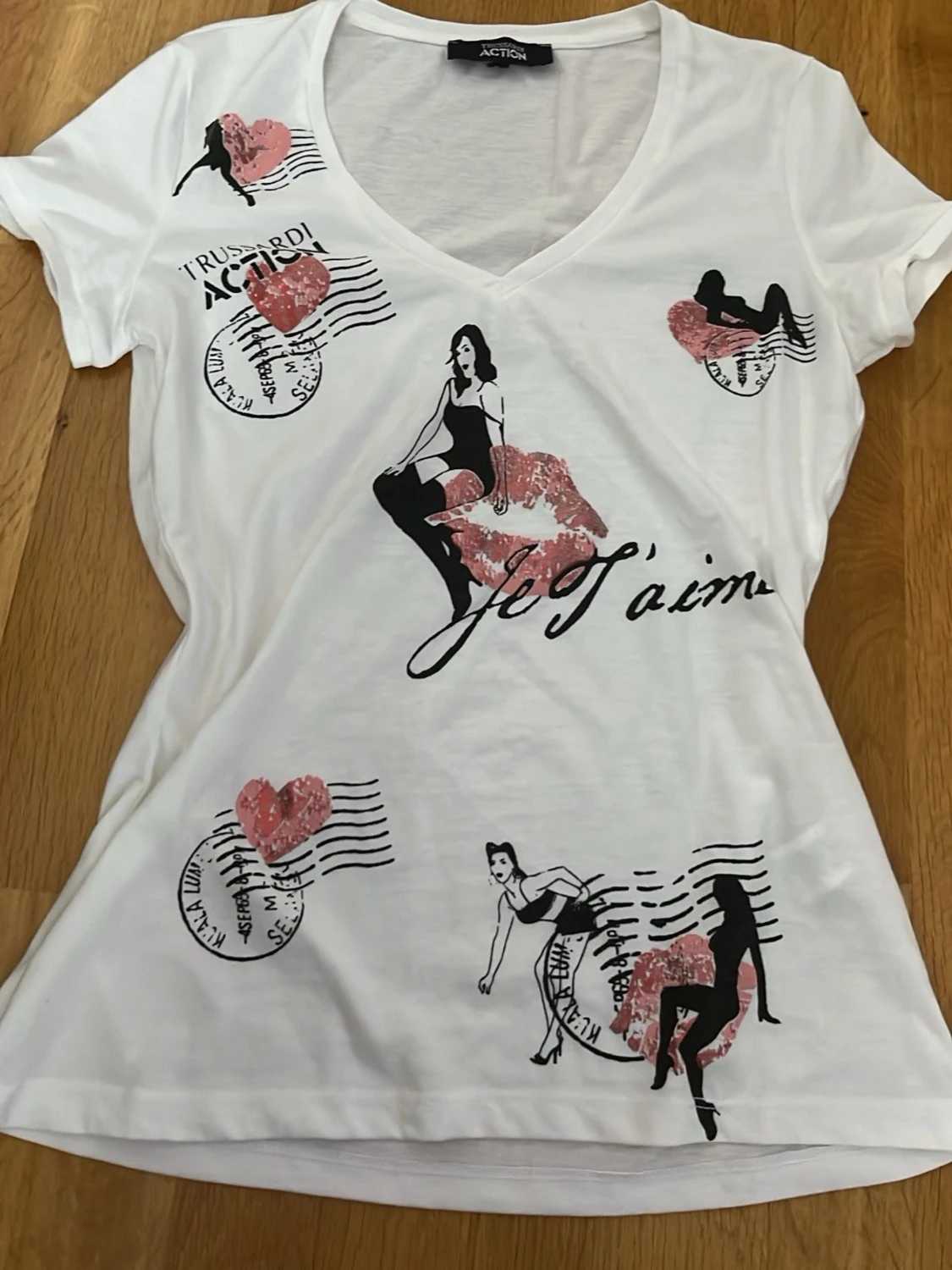 Vit t-shirt med tryck från Active