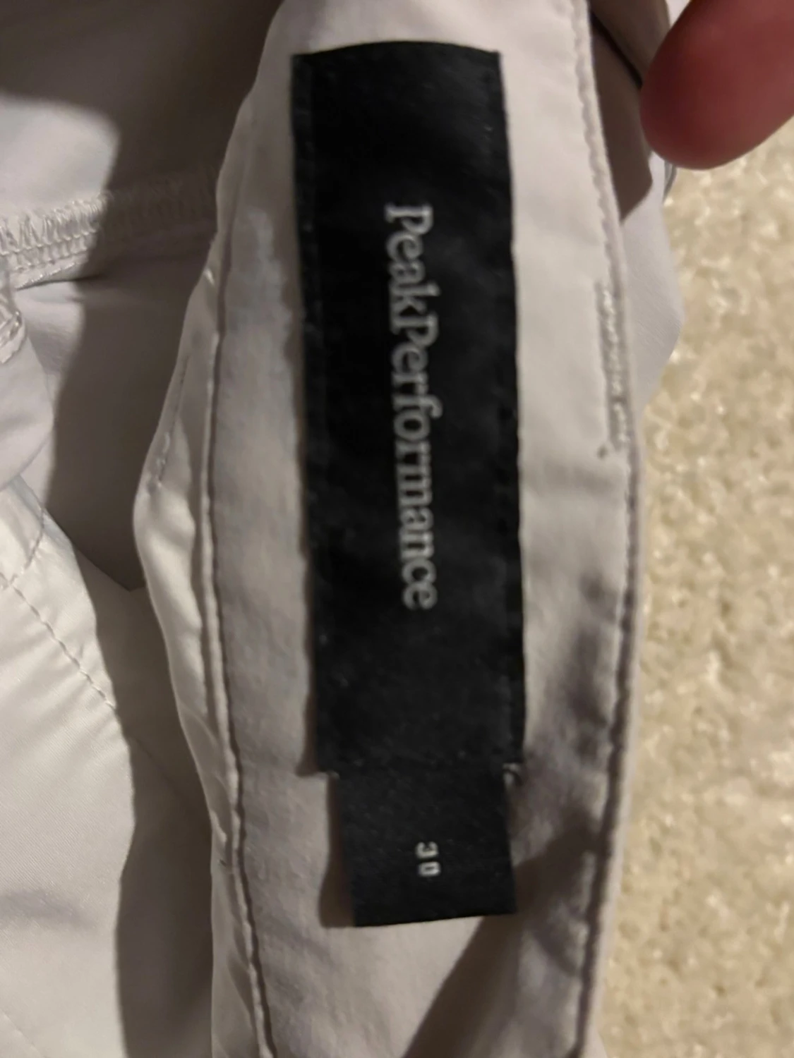 Vita shorts från Peak Performance - 2