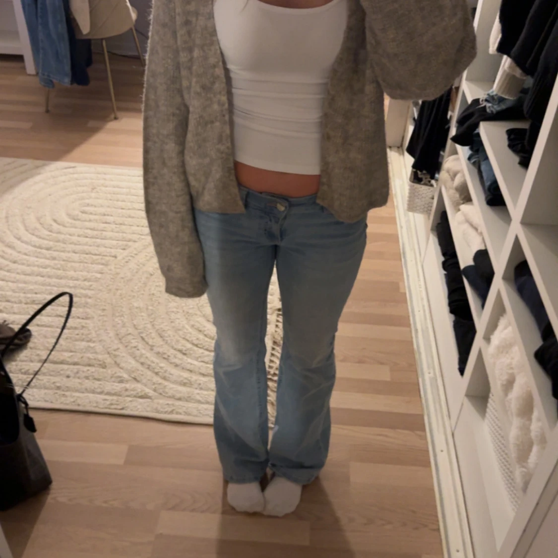 Beige stickad kofta utan kofta