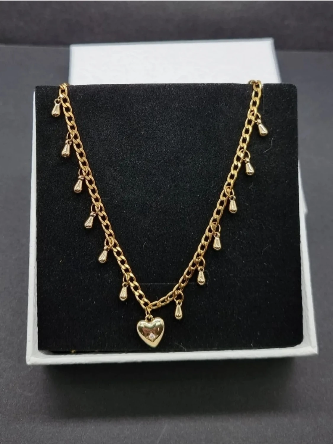 Stilfullt halsband  - 2