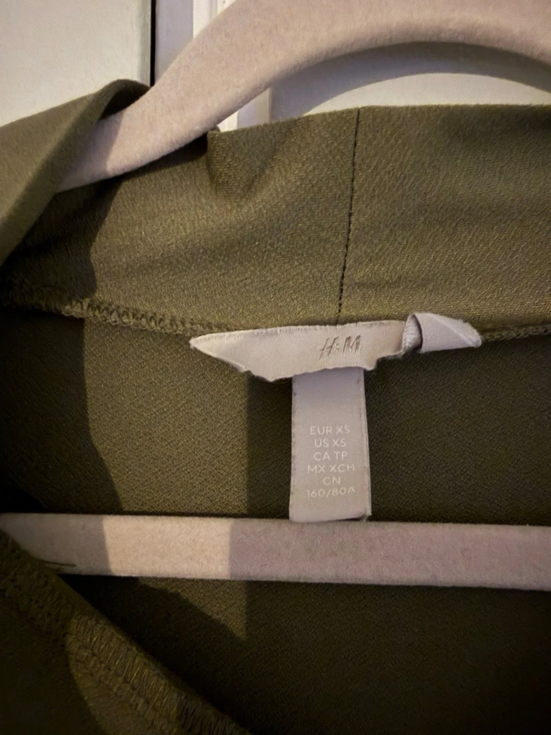 Olivgrön kortärmad topp från H&M - 1