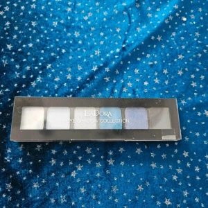 Isadora 33 Blue - Säljer en eyeshadow Collection nummer 33 Blue från Isadora. Självklart oöppnad och förseglad  Kan även hämta sin Partille E3