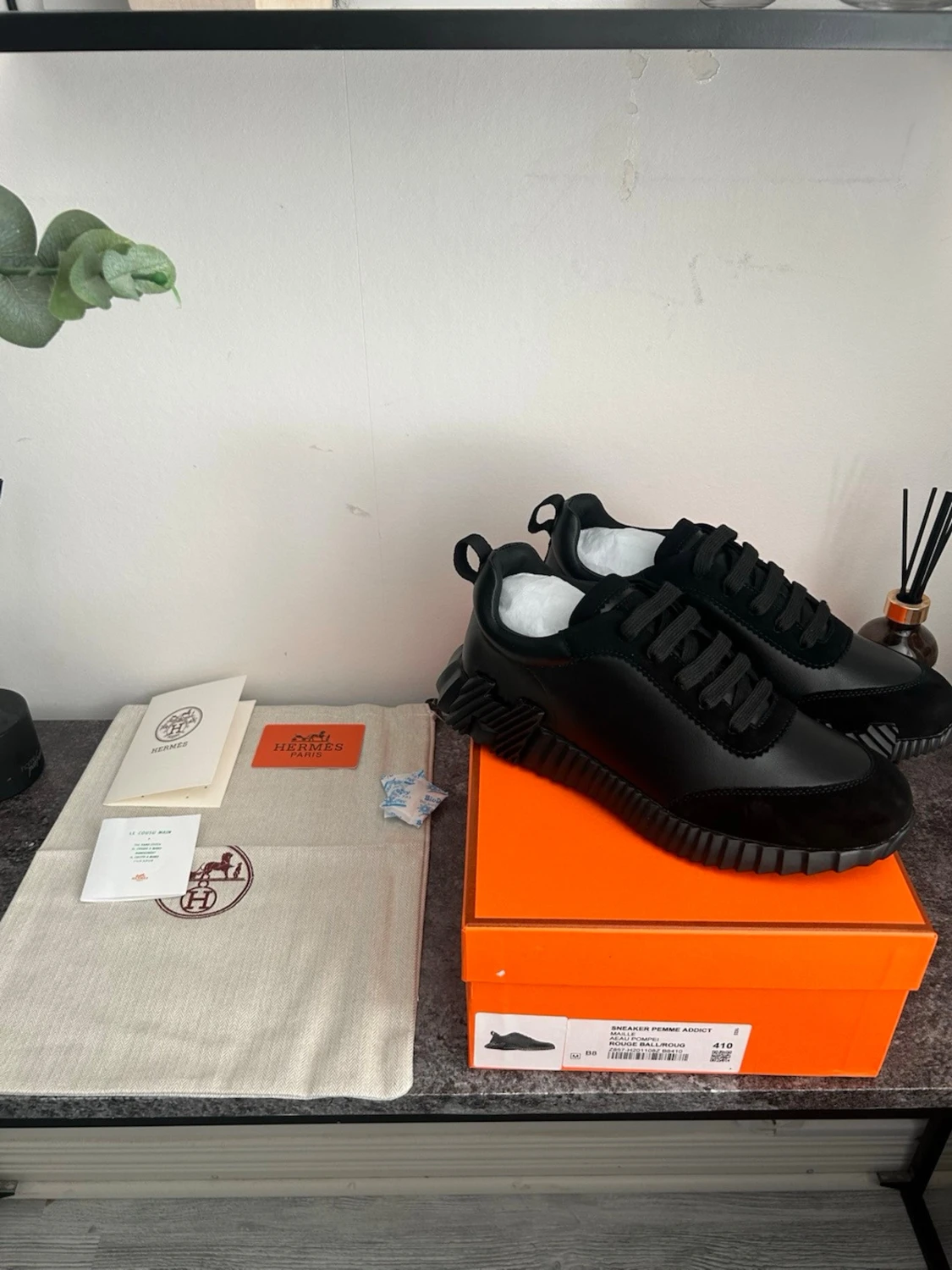 Svarta sneakers med unik sula