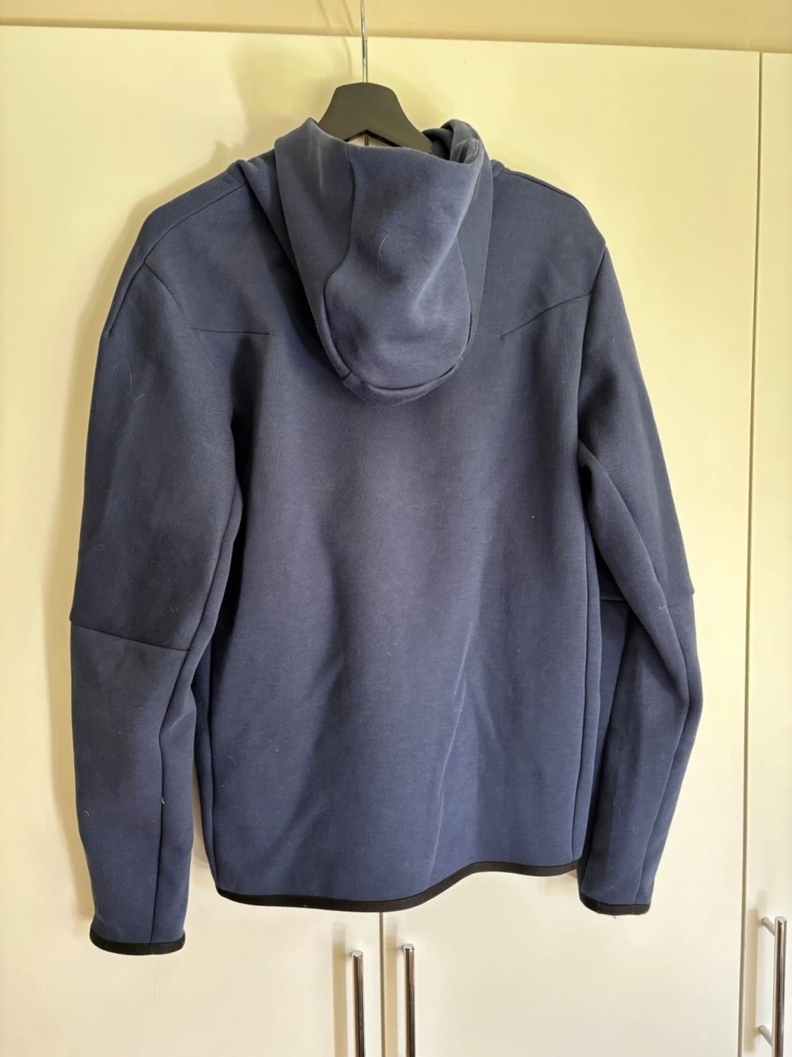 Mörkblå hoodie med dragkedja - 1