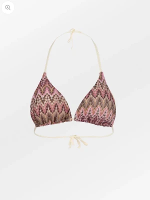 Becksödergaard bikini set - Säljer denna skit snygga bikini settet från Becksödergaard!! Prislappen är kvar och bikinin har inte används ❣️nypris: 840kr