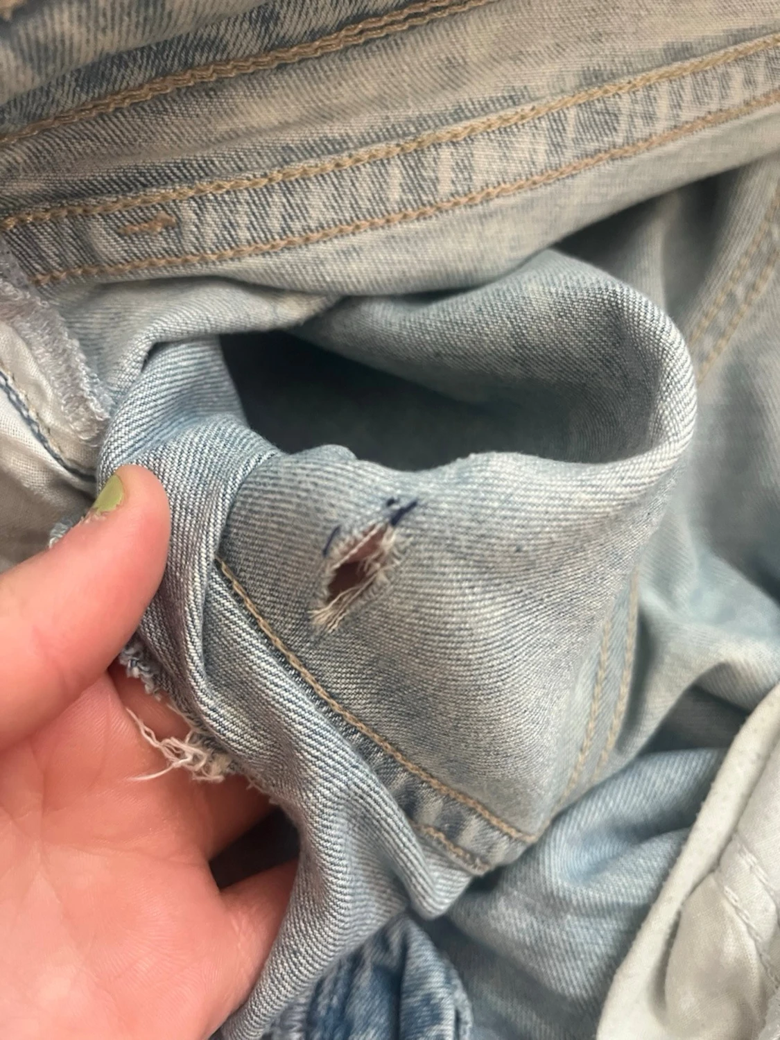 Ljusblå slitna jeans från H&M Divided - 2