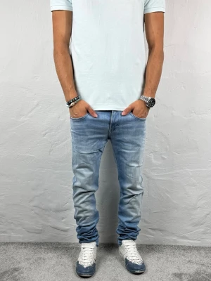 Replay jeans  - Ett par riktigt snygga jeans från Replay i storlek W28 L32 i modellen Anbbas 