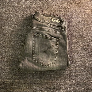 Dondup jeans - Dondup ”Ritchie” Jeans | Storlek: W32 | Mycket bra skick, som nya! | Passform: Skinny/slim fit | Pris: 399 kr | Skriv vid frågor eller funderingar!