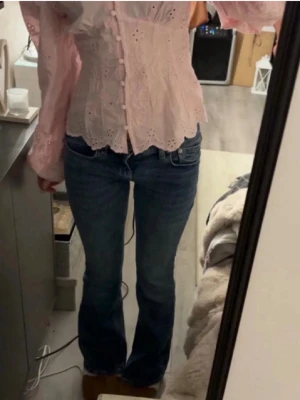 Lågmidjade jeans  - Ultra low waist jeans från Gina Tricot