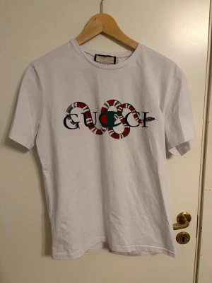 T shirt  - Riktigt fet t shirt                                                             Kan gå ner i pris vid snabb affär                                  Storlek M men passar även S