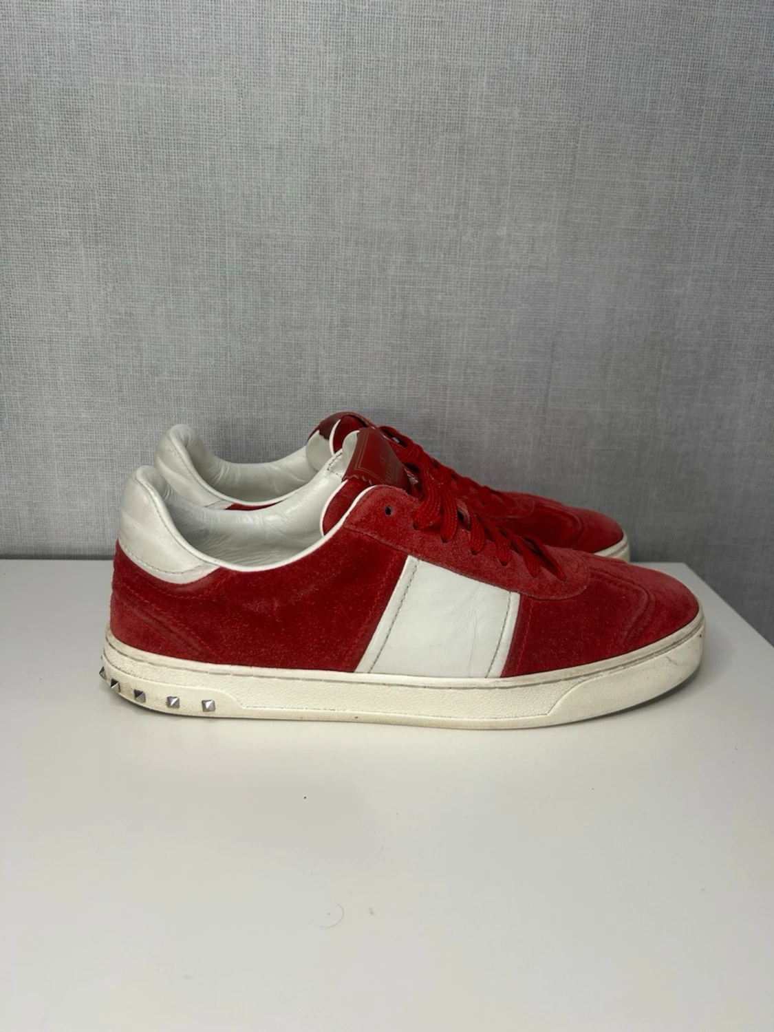 Röda och vita sneakers från Valentino - 3