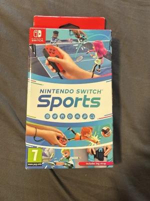 Nintendo Switch Sports spel - Nintendo Switch Sports är ett sportspel till Nintendo Switch där du kan spela olika sporter som tennis, bowling och volleyboll. Perfekt för dig som gillar rörelsebaserade spel. Använd en gång.
