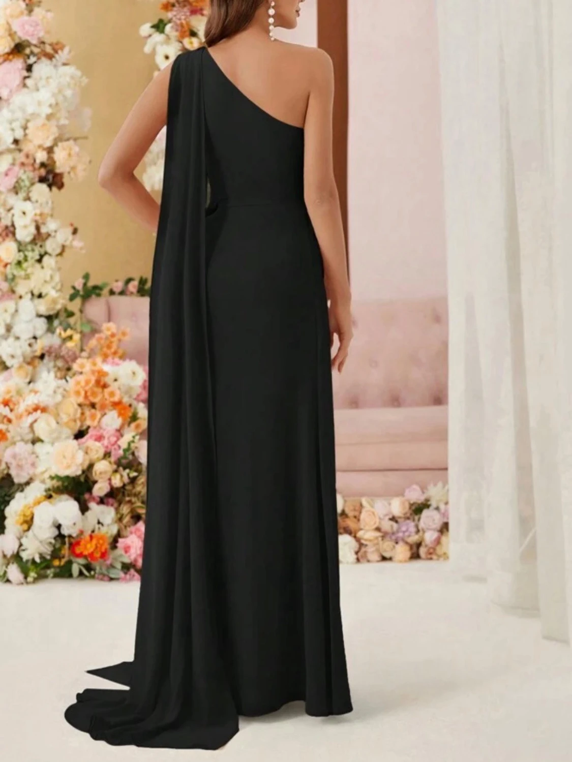 Svart oneshoulder långklänning - 1