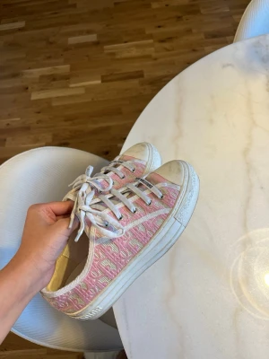 Rosa skor - Jätte fina, i fint använt skick.🩷🌸