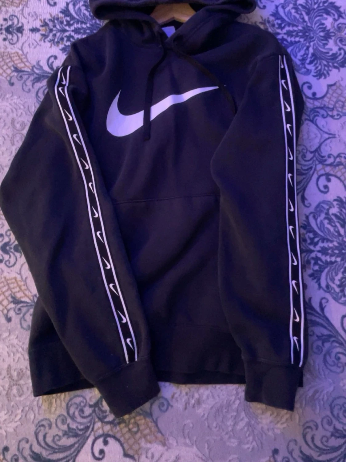 Svart Nike hoodie med logga