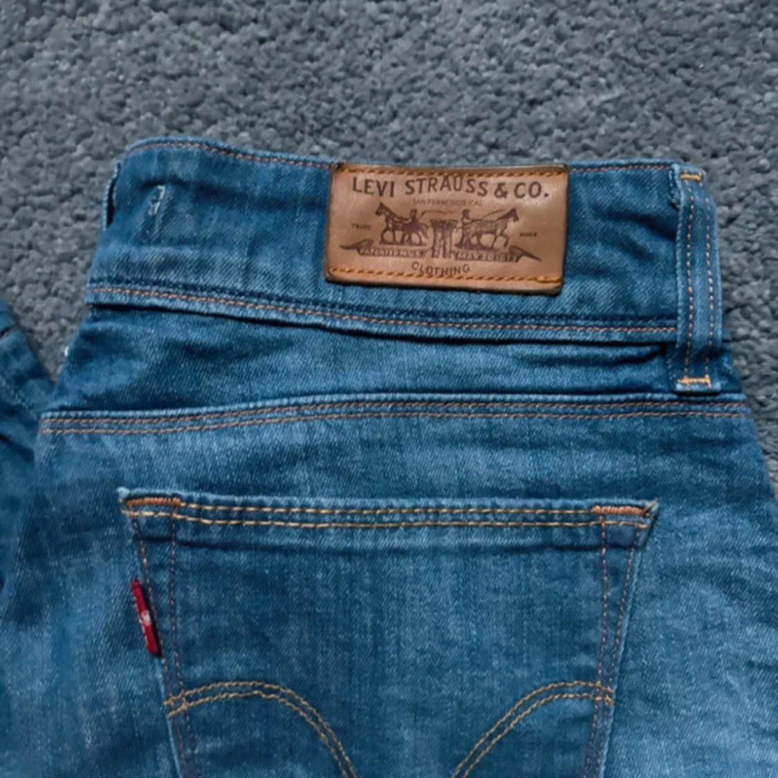 Lågmidjade, vintage, Levi's 470 Straight Fit jeans - 3