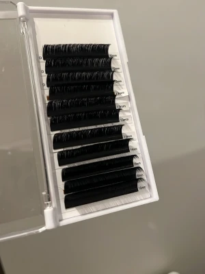 Fransar - Långa fransar, extra mycket i asken