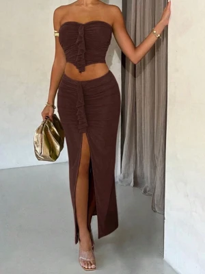 Set - Ett set från shein, har fixat till kjolen så att slitsen inte här så högt upp. Xs. 100 kr