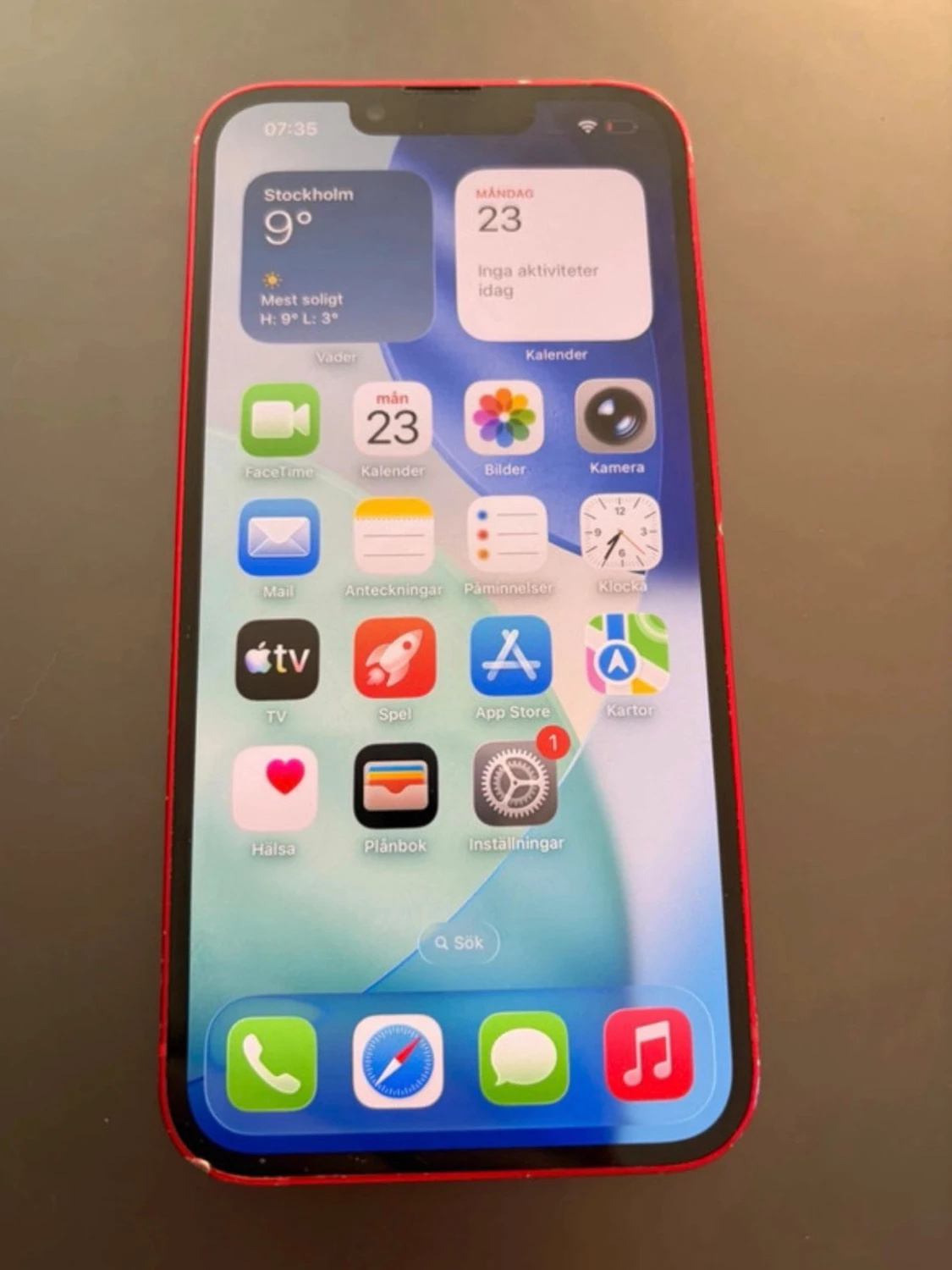iPhone 13. Läs beskrivningen