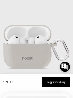 Holdit AirPods Pro 3 silikonfodral - Silikonfodral från Holdit till AirPods Pro 3 i färgen Wool Gray. Helt nytt och oanvänt. Säljs då jag köpte fel strl. Originalförp saknas.