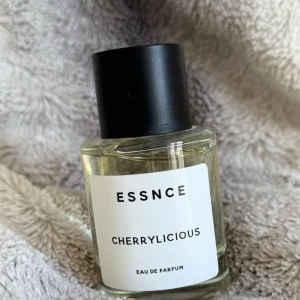 Parfym essnce - Syrlig och försch körsbärsdoft🍒 