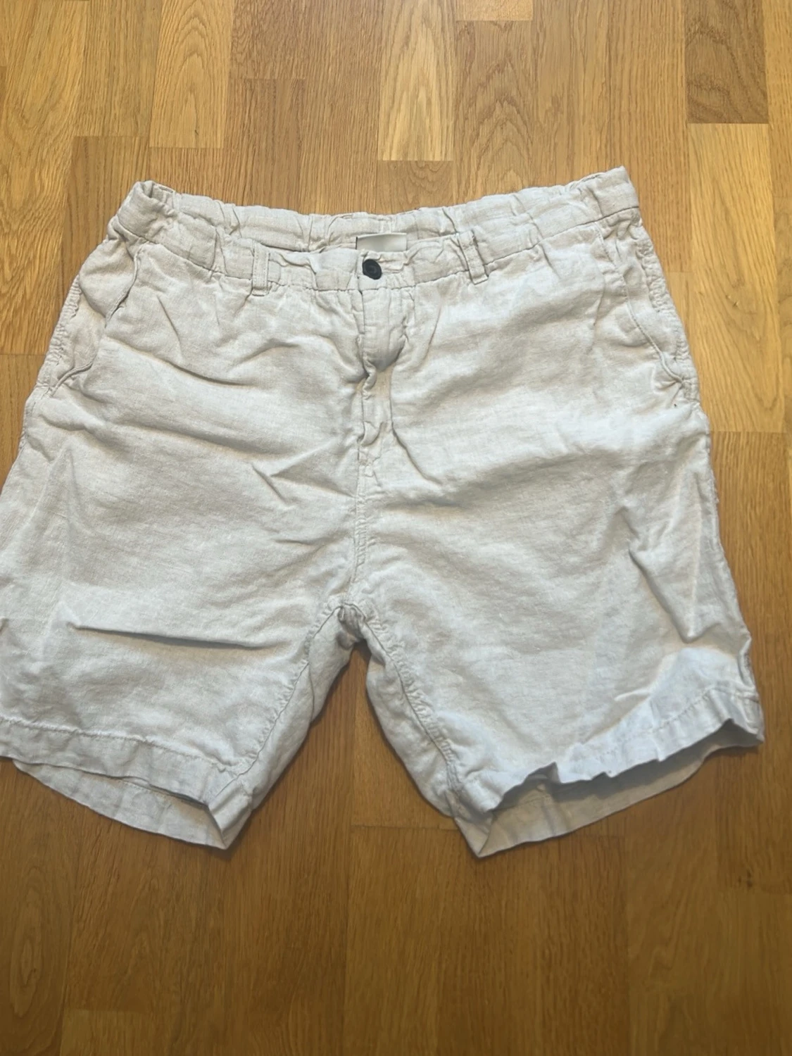 Beiga linne shorts från H&M