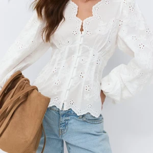 Ginatricot blus - Blus från Gina. Storlek XS. Helt ny prislappen sitter kvar 