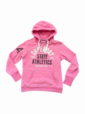Superdry vintage hoodie - Hej! Säljer en jätte snygg vintage unik rosa Superdry Hoodie. 10/10 skick, som ny. Storlek S Dam/Unisex. Hör av dig gärna vid minsta fundering!